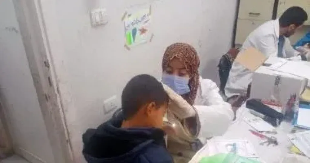 قافلة إنسانية من طب سوهاج تقدم خدمات علاجية للأطفال بدار البنين بحى الكوثر