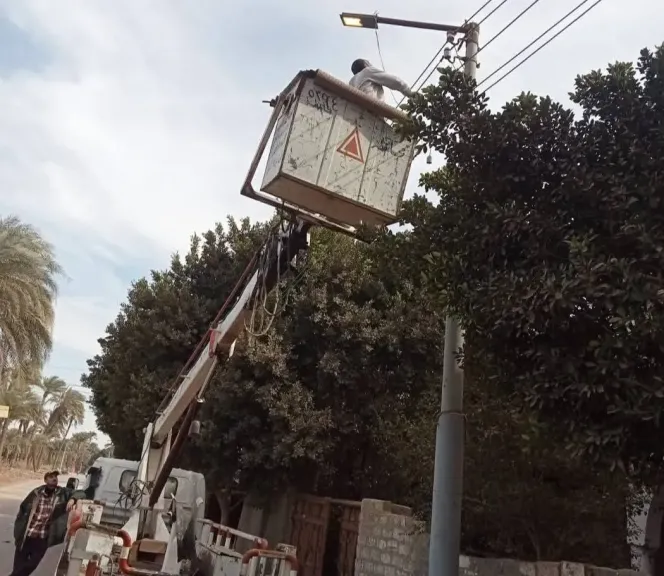 محافظ أسيوط: استمرار صيانة كشافات الإنارة ورفع كفاءة الإضاءة العامة بقرى