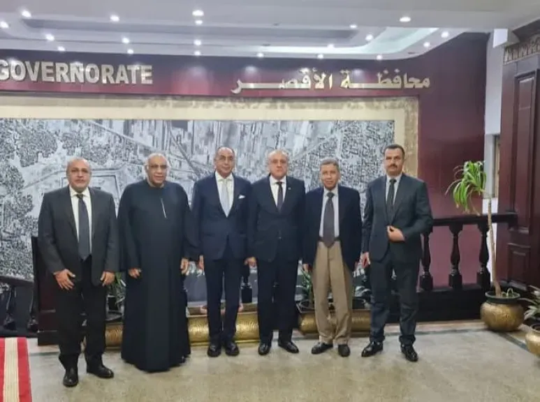 د. هاني سري الدين يلتقي بمحافظ الاقصر لبحث التعاون المشترك