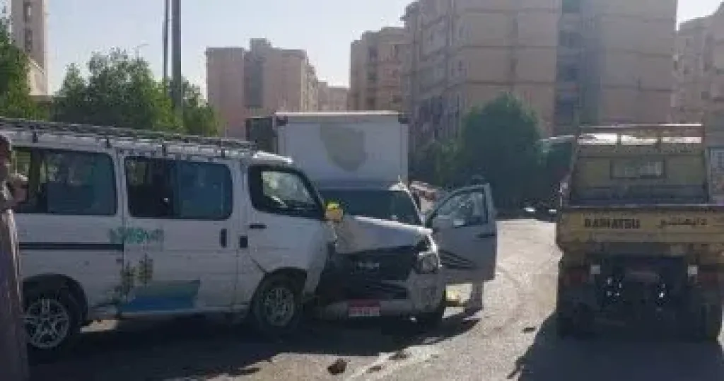 إصابة طبيب فى حادث تصادم ملاكى وجرار بقنا