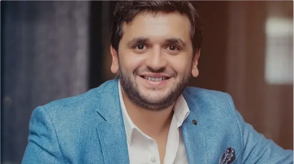 ده جنون عظمة ولا إيه؟.. مصطفى خاطر مع محمد إمام في كواليس «الكينج»