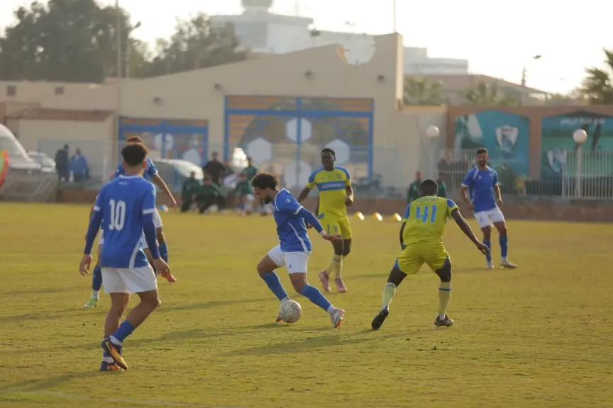 القناة يواصل التحليق بصدارة دوري المحترفين.. تعثر المنافسين يشعل الصراع