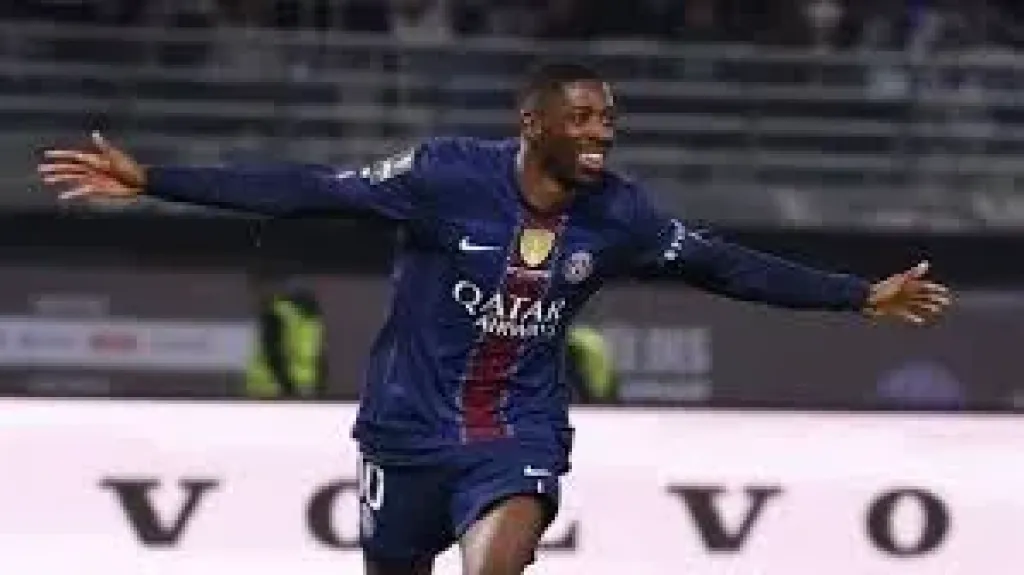 باريس سان جيرمان يتغلب على ليل بثلاثية وينتزع صدارة الدوري الفرنسي