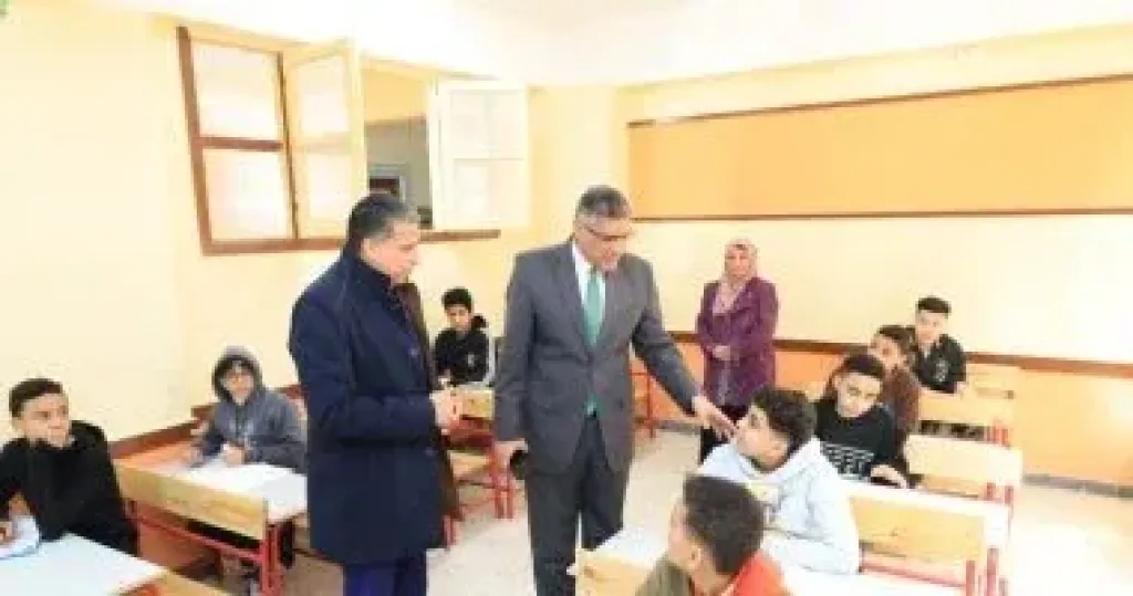 محافظ الجيزة: 217 ألف طالب يؤدون امتحانات الشهادة الإعدادية
