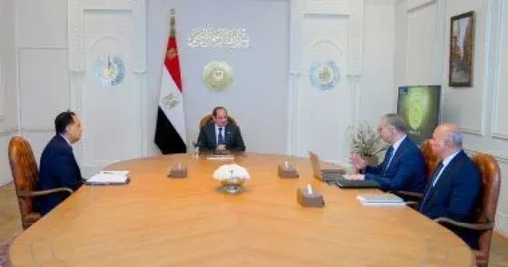 الرئيس السيسى يعقد اجتماعًا لاستعراض عدد من ملفات عمل وزارة البترول والثروة المعدنية