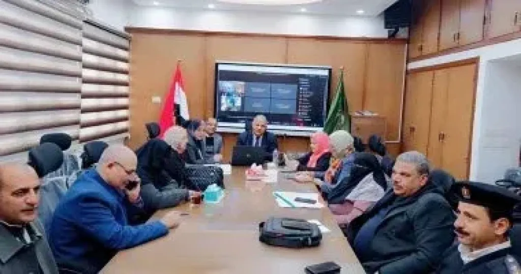 مدير تعليم الفيوم يتابع امتحانات الشهادة الإعدادية بغرفة العمليات الرئيسية