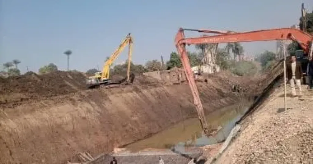 بدء أعمال تغطية ترعة أم الطبول بمركز البلينا في سوهاج بتكلفة 29 مليون جنيه
