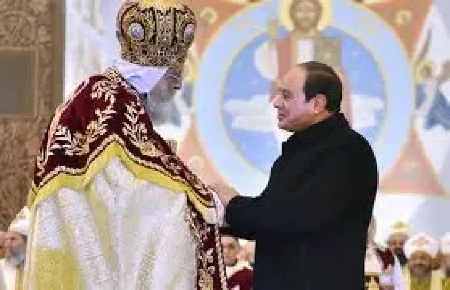 الرئيس السيسي يطمئن على صحة البابا تواضروس بعد إجراء جراحة بإحدى الكليتين