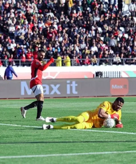 محمد صلاح يهدر فرصة التقدم لمنتخب مصر أمام نيجيريا فى الدقيقة 27