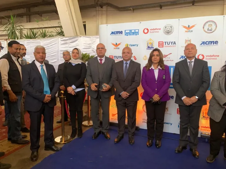 وزيرة التنمية المحلية ومحافظ القاهرة يشهدان بدء تدشين منظومة الدفع المسبق لاتوبيسات هيئة النقل العام