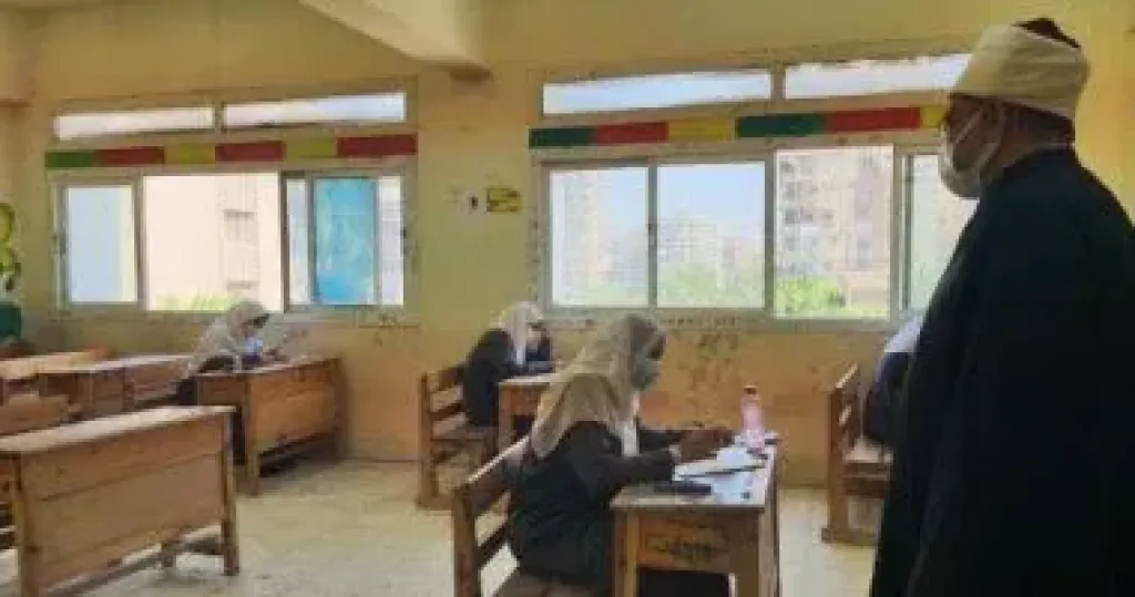 طلاب الشهادات الأزهرية يؤدون اليوم امتحانات اللغة العربية وحساب المثلثات