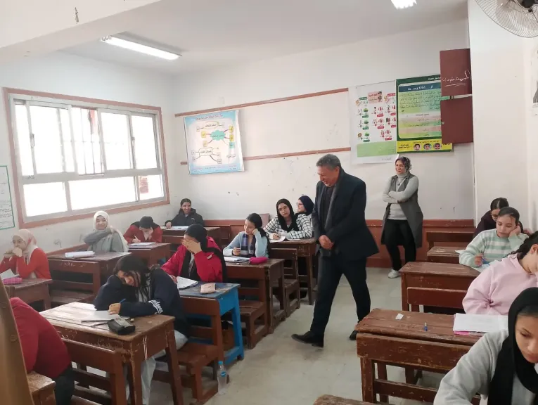 الديب فى جولة لمتابعة اليوم الثانى لامتحانات للشهادة الإعدادية