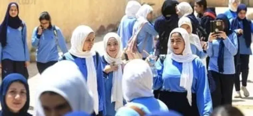 تعليم القاهرة تضبط حالتي تصوير امتحان دراسات إعدادية وتتخذ إجراءات قانونية