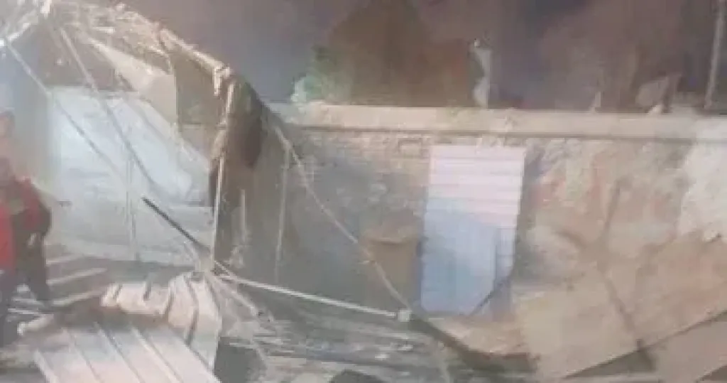 محافظة الجيزة تزيل 21 كشكًا مخالفًا بميدان المنيب بحي جنوب الجيزة