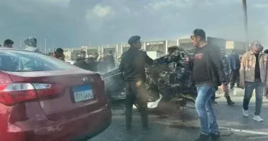 إصابة 3 اشخاص إثر حادث تصادم سيارتين فى المعادى