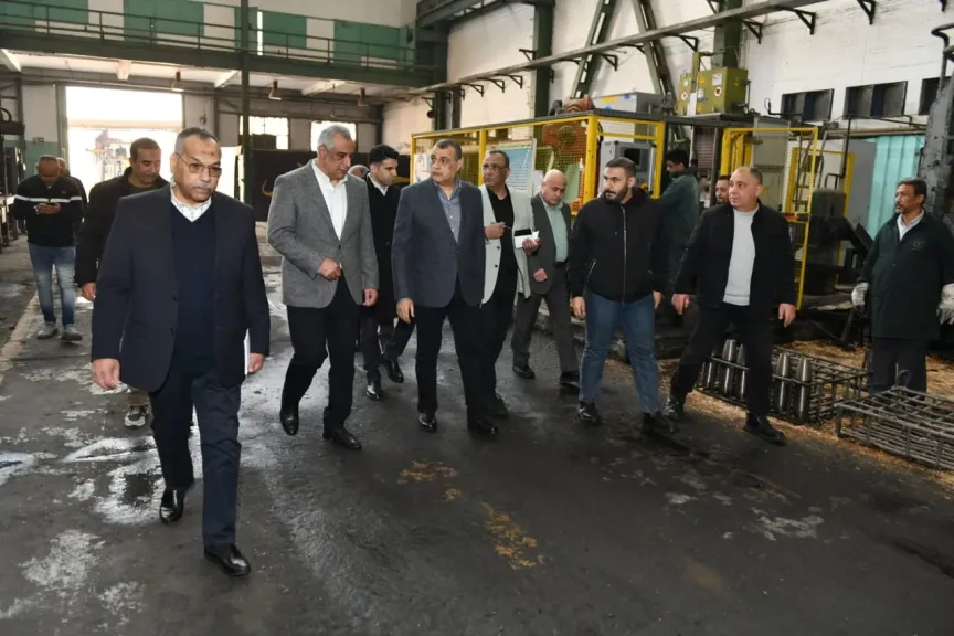 وزير الدولة للإنتاج الحربي يتفقد خطوط الإنتاج بشركة حلوان للصناعات الهندسية (مصنع 99 الحربي)|صور