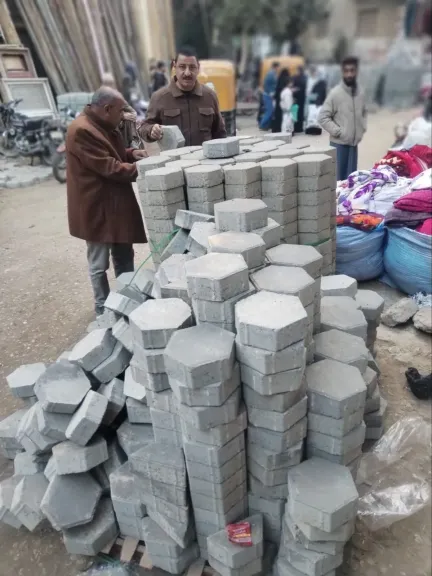 محافظ الشرقية تركيب بلاط الإنترلوك ومجمع مواقف بتكلفة٢0مليون جنيهاً بالحسينية