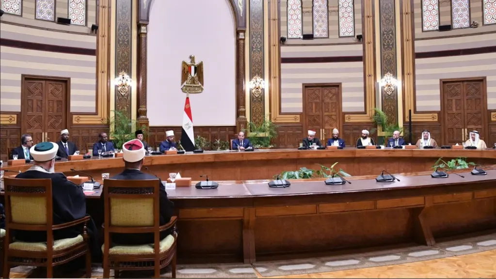 الرئيس السيسي: بناء الأوطان لا يتحقق إلا ببناء الإنسان.. والدولة جعلت الاستثمار في الإنسان نهجًا