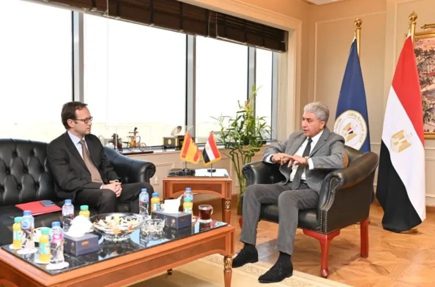 وزير السياحة والآثار يلتقي سفير إسبانيا بالقاهرة لبحث تعزيز التعاون المشترك