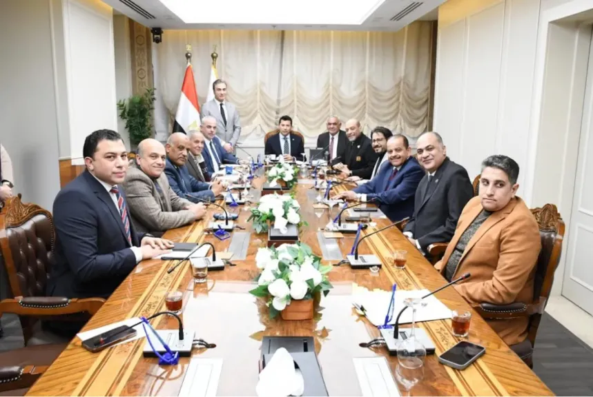 عقب اكتمال التشكيل الجديد للمجلسين.. وزير الشباب يلتقي عددًا من النواب لبحث الخطة المستقبلية