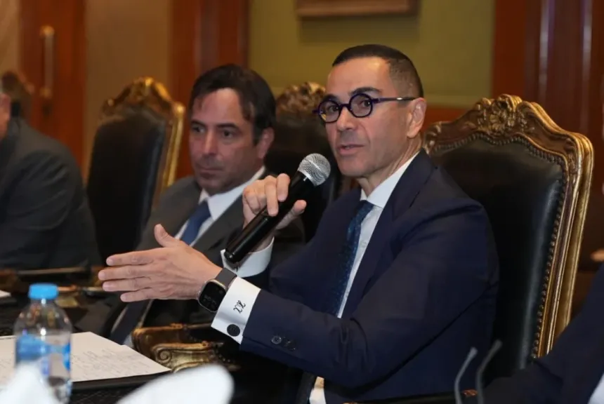 وزير الاستثمار يشارك في مائدة مستديرة مع ممثلي شركات صناعة الدينيم والنسيج التركية لتعزيز فرص الاستثمار في مصر| صور