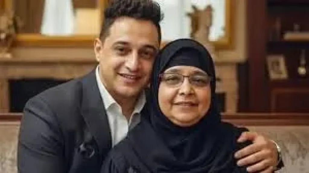 رضا البحراوي ينعى والدته بكلمات مؤثرة وصورة