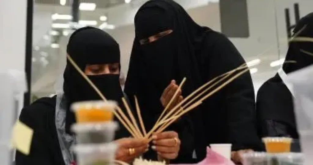 ”ثقافة وفنون الباحة” بالسعودية تنظم دورة فى فن الحروفيات