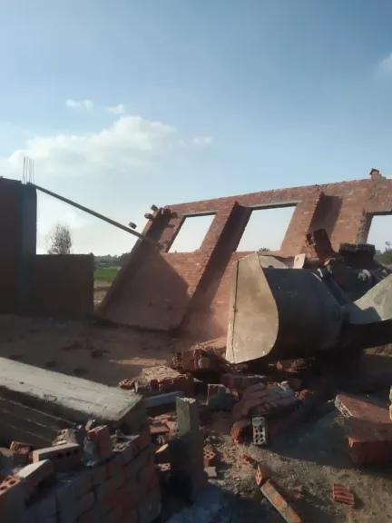 محافظ الشرقية :إزالة٧حالات تعدٍ بالبناء المخالف بمراكز المحافظة