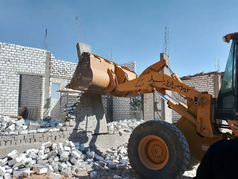 محافظ أسيوط: إزالة 7 حالات تعدي في 3 مراكز خلال المرحلة الأولى من الموجة