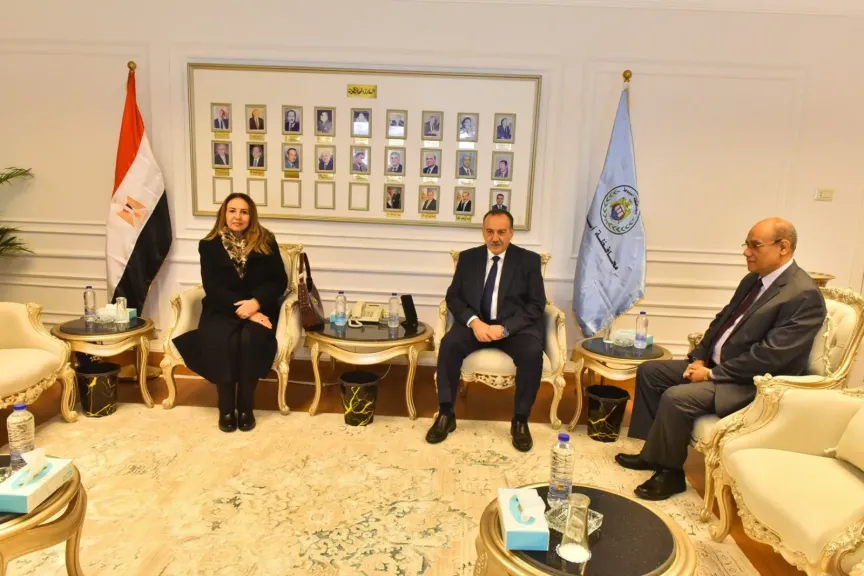 محافظ أسيوط ونائب وزير الاتصالات يبحثان جهود الرقمنة وخطة التطوير المؤسسي