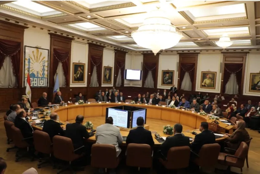 محافظ القاهرة يلتقى باعضاء مجلس النواب الجدد عن المنطقتين الغربية والشرقية لبحث سبل التعاون بينهما