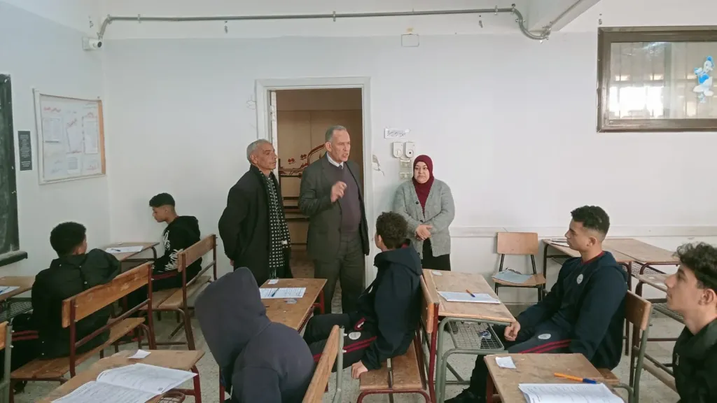 فى اليوم الرابع لامتحانات الشهادة الاعدادية..  مدير تعليم أسيوط يتابع امتحان