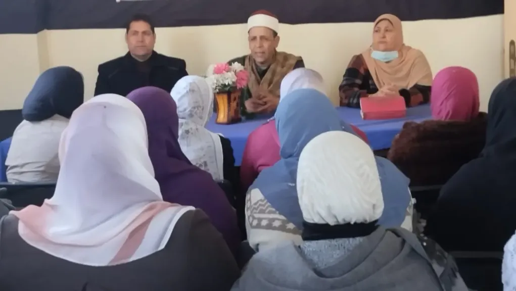 ندوة تثقيفية تحت عنوان ”حقوق الإنسان وتطور التكنولوجيا” بقرية لقانة بشبراخيت