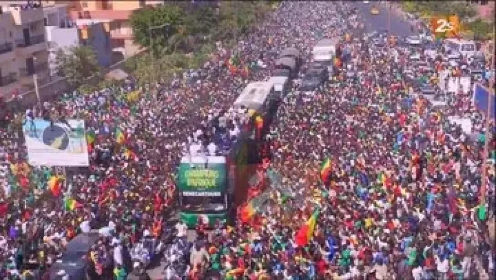 الرئيس السنغالي يكرّم أبطال إفريقيا بمكافآت تاريخية وأراضٍ في داكار