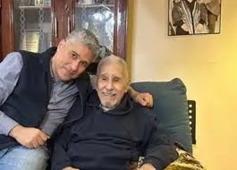 نجل الفنان عبد الرحمن أبو زهرة يكشف عن أزمة جديدة تواجه والده