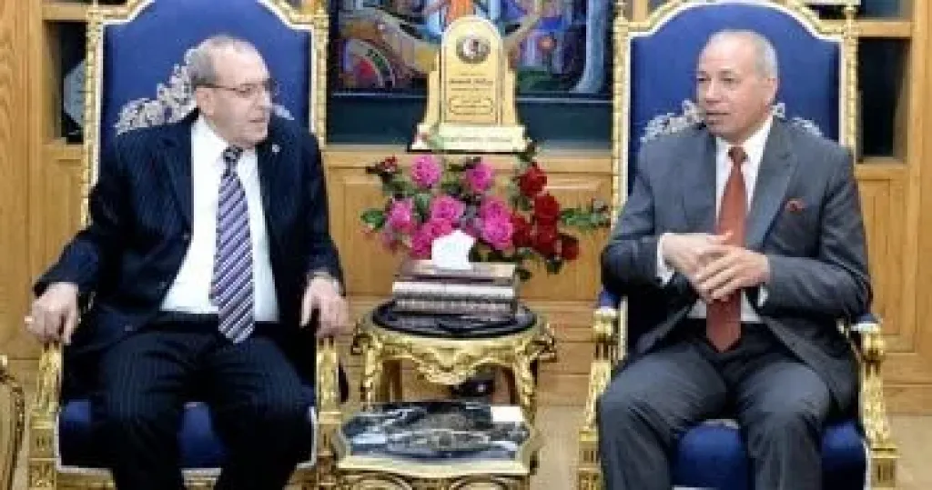 رئيس جامعة المنصورة يستقبل أمين عام مساعد جامعة الدول العربية