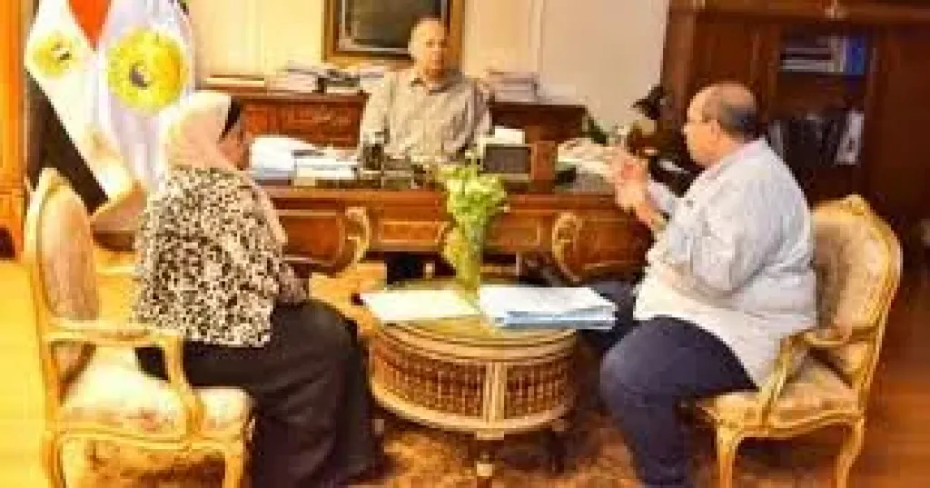 تنفيذي أسيوط يناقش ملفات التقنين والتصالح وإزالة التعديات