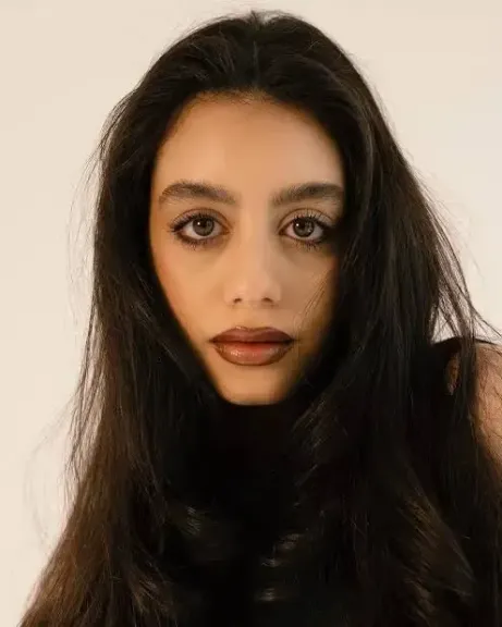 ياسمينا العبد تشعل الكاميرات بلوك يعكس روح جيل Z