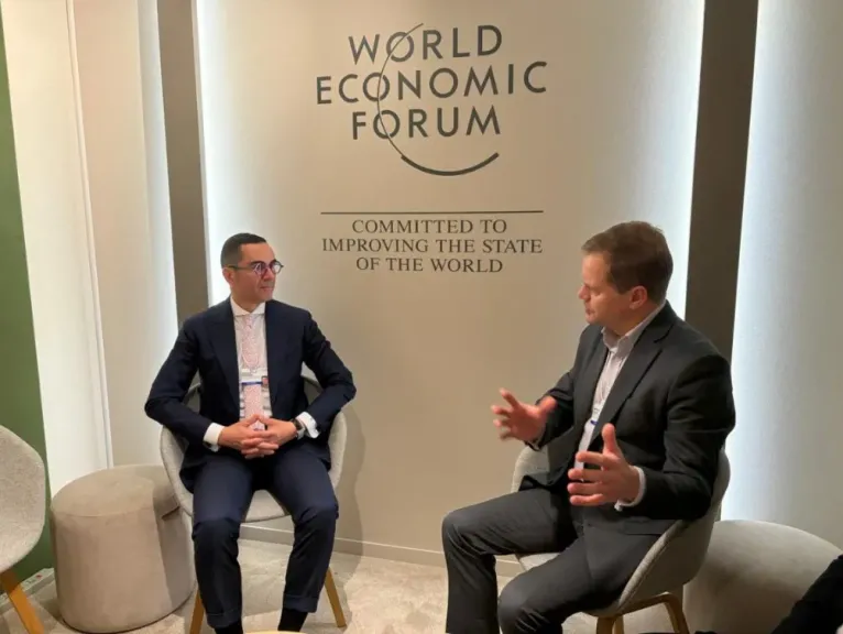 وزير الاستثمار يلتقى رئيس سلاسل الإمداد بشركة يونيليفر العالمية لاستعراض تطورات استثمارات الشركة في السوق المصري