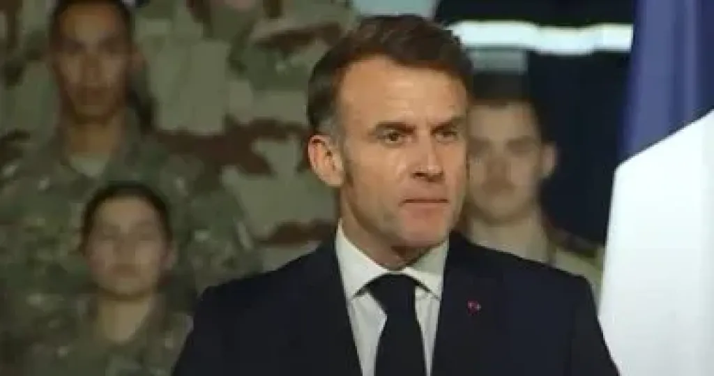 ماكرون يعلن احتجاز ناقلة نفط روسية بواسطة البحرية الفرنسية فى المتوسط