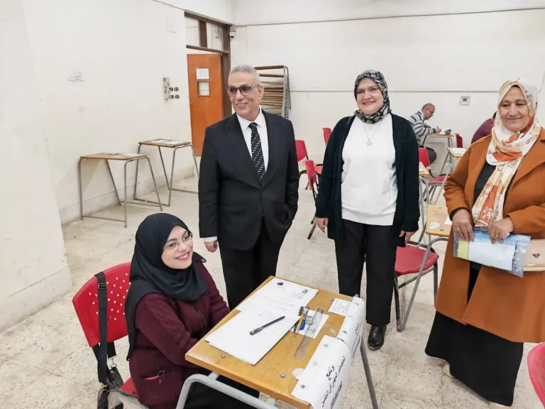عميد كليه تجاره يتفقد الامتحانات الدراسات والعلياء بالكليه