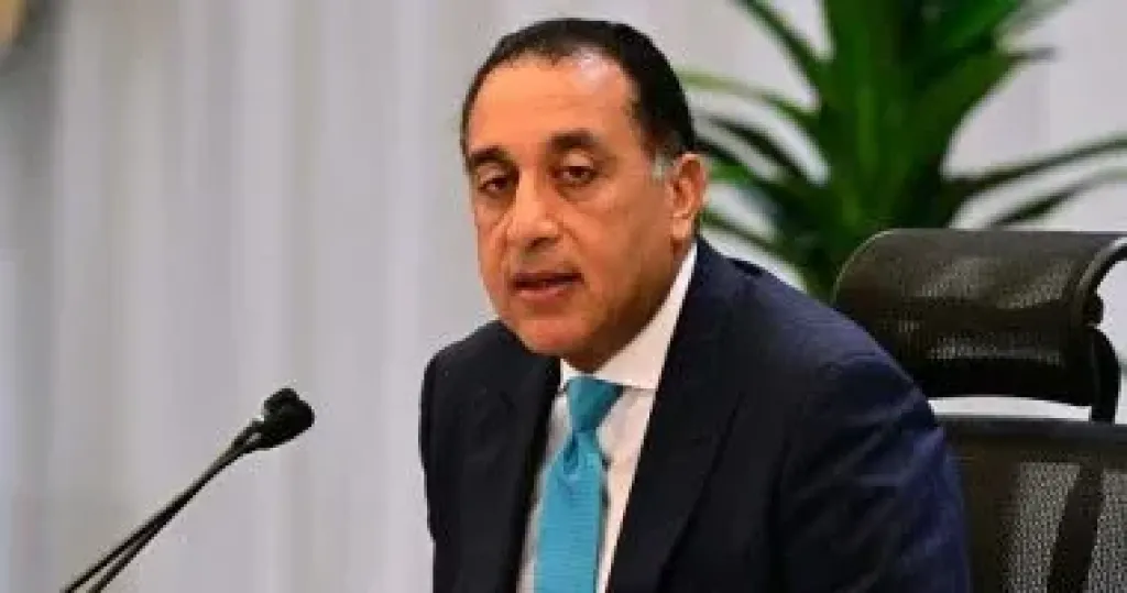 رئيس الوزراء يهنئ وزير الداخلية بذكرى عيد الشرطة