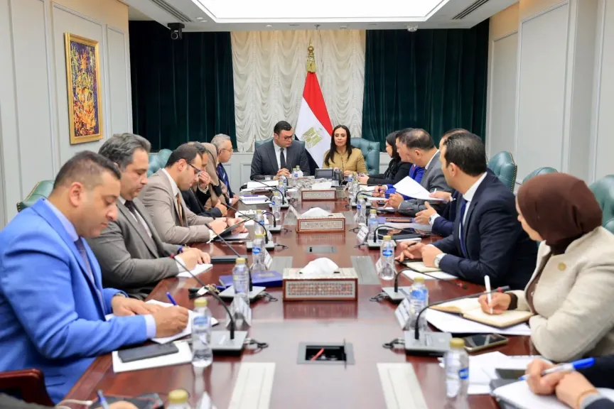 وزيرا التضامن والاسكان يناقشان سبل تيسير اجراءات التراخيص للحضانات