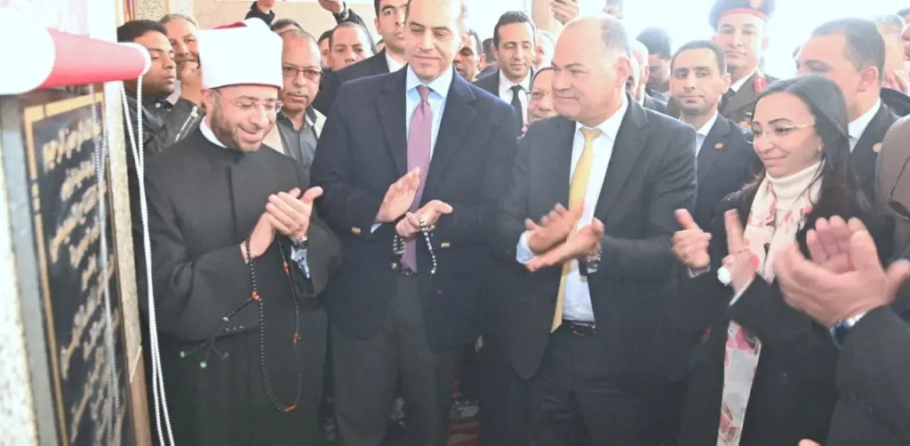 وزيرا الأوقاف والمجالس النيابية ومحافظ البحيرة يقومون بافتتاح مسجد أم صابر بمركز بدر