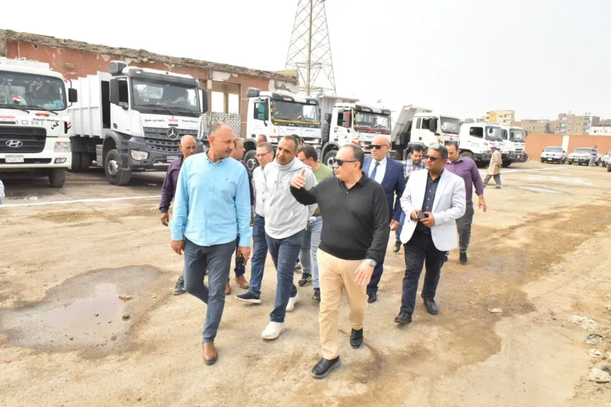 محافظ أسيوط يشهد اصطفاف 51 مركبة ومعدة تابعة لحي شرق بعد رفع كفاءتها