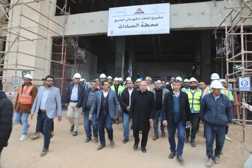 وزير النقل يتابع مستجدات مشروع شبكة القطار الكهربائي السريع