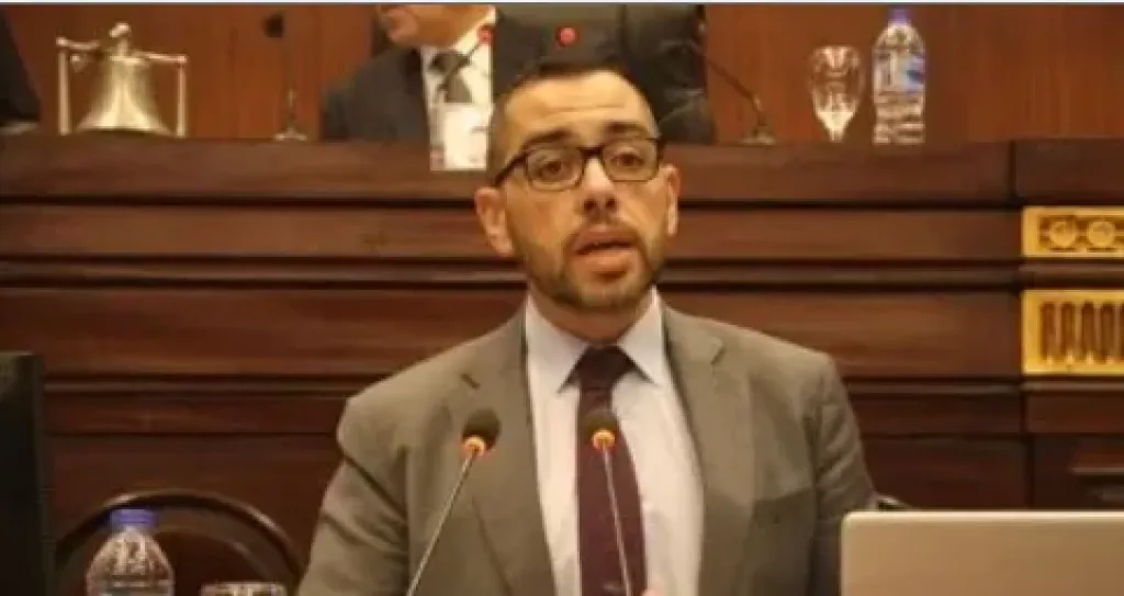 الدكتور محمد فؤاد الخبير الاقتصادى: الدَّيْن ليس كاوتش..لماذا لا تُصلَح الأزمة بتغيير رقم؟