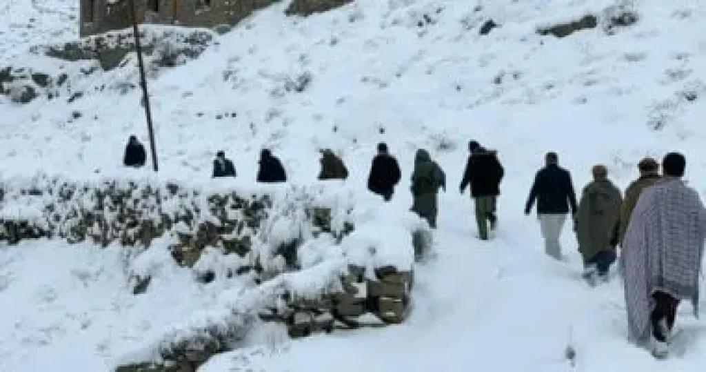 الثلوج تحاصر أفغانستان.. 67 قتيلا ودمار واسع فى عدة ولايات