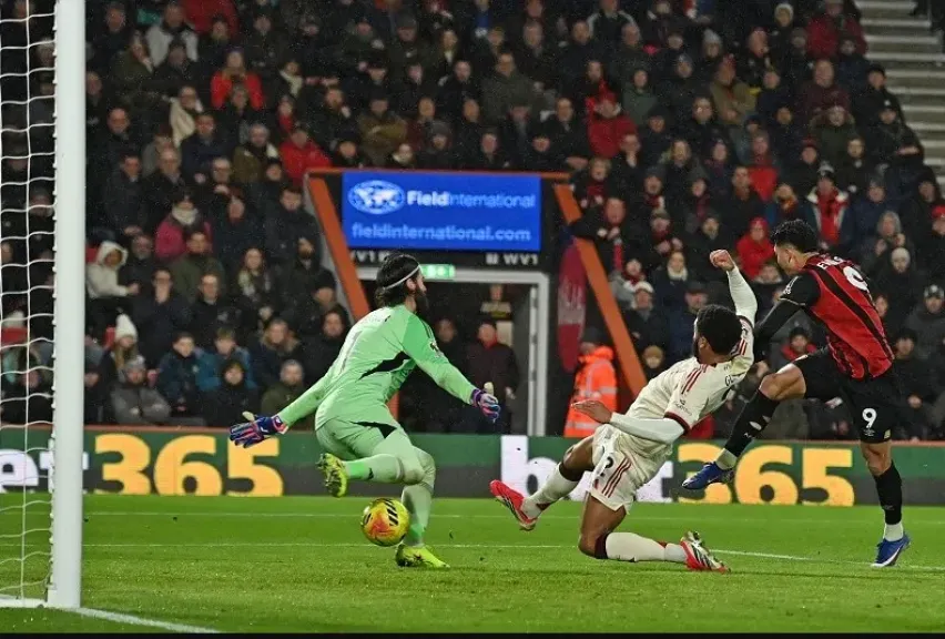 بمشاركة صلاح .. ليفربول يتأخر أمام بورنموث بهدفين لهدف في الشوط الأول