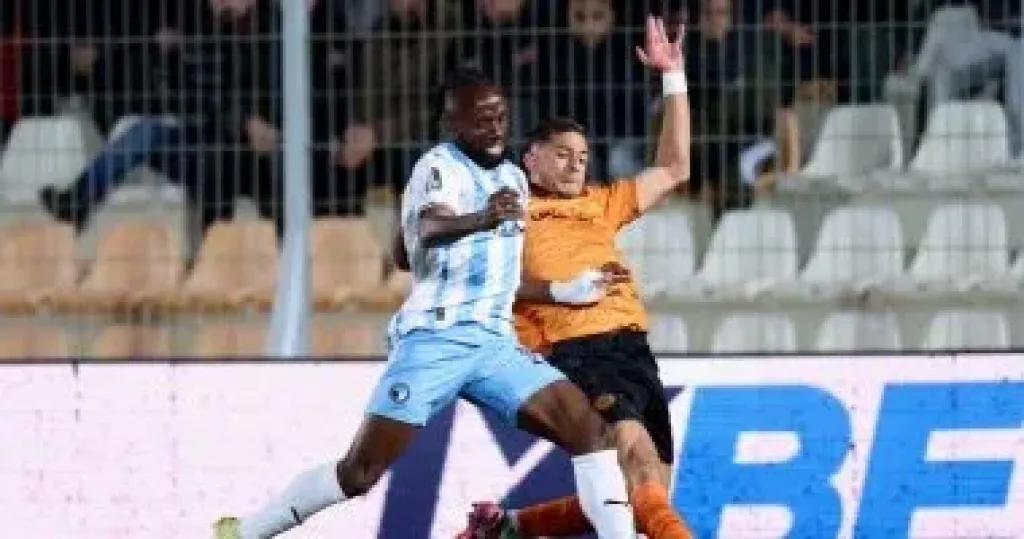 بيراميدز يتعادل سلبيا مع نهضة بركان فى المغرب بدورى أبطال أفريقيا